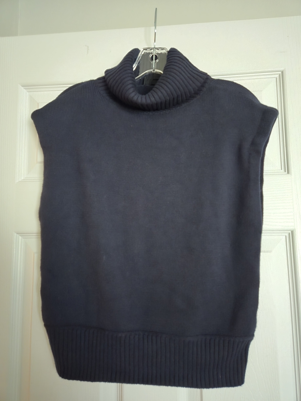 Kenneth Cole Navy Turtleneck Sleeveless Sweater, Size Small